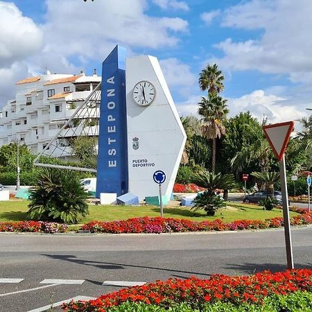 Estepona Port Beachside Apartment - Marina Bay Eksteriør billede