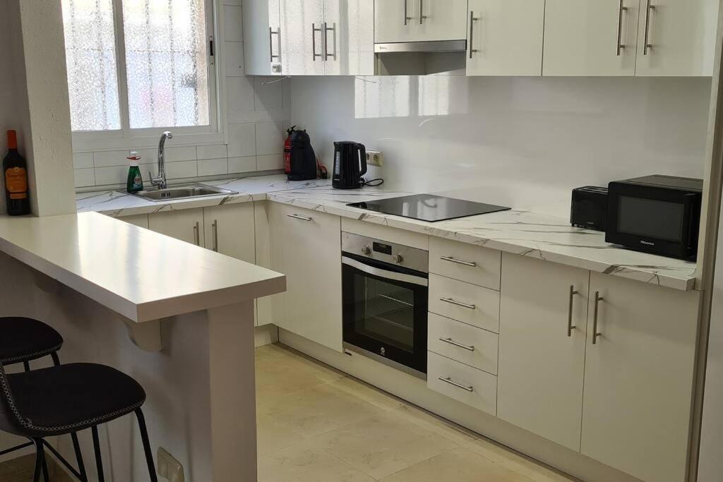Estepona Port Beachside Apartment - Marina Bay Eksteriør billede