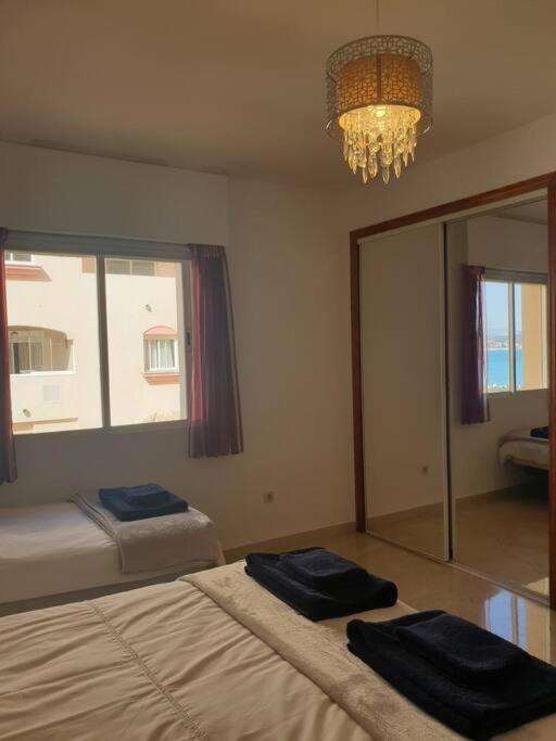 Estepona Port Beachside Apartment - Marina Bay Eksteriør billede