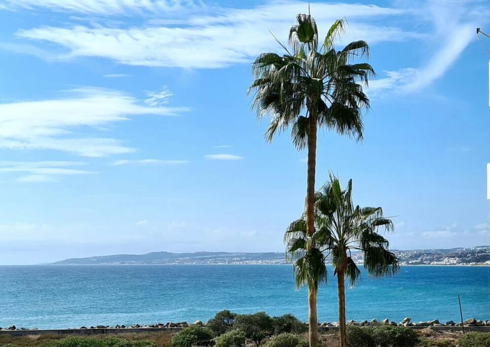 Estepona Port Beachside Apartment - Marina Bay Eksteriør billede